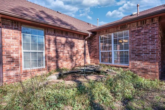 901 Autumn Way, Blanchard, OK 73010