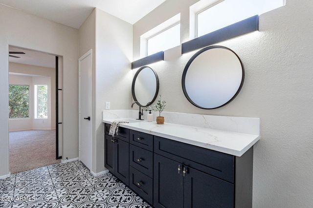 22408 N LAS VEGAS Drive, Sun City West, AZ 85375