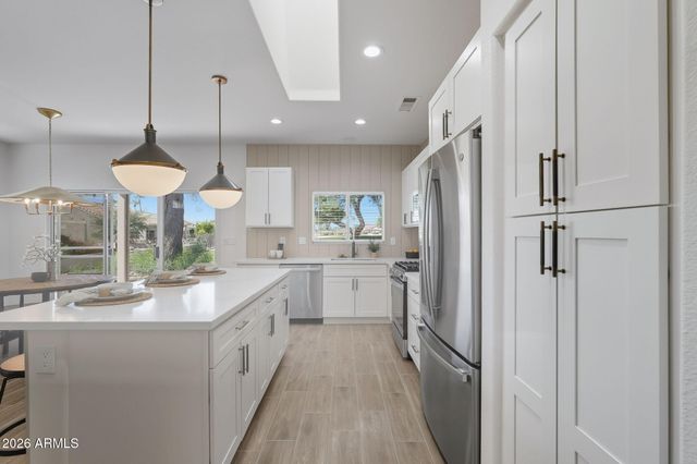 22408 N LAS VEGAS Drive, Sun City West, AZ 85375