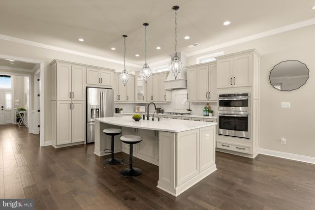 6202 CHANCELLORSVILLE DR, Gainesville, VA 20155