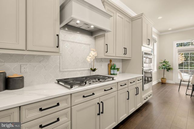 6202 CHANCELLORSVILLE DR, Gainesville, VA 20155