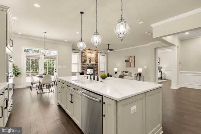 6202 CHANCELLORSVILLE DR, Gainesville, VA 20155