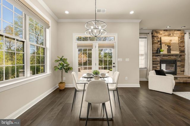 6202 CHANCELLORSVILLE DR, Gainesville, VA 20155
