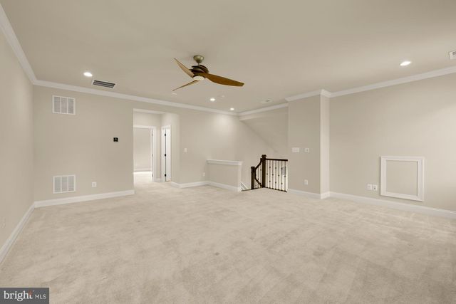 6202 CHANCELLORSVILLE DR, Gainesville, VA 20155