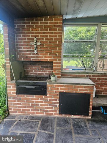 332 INDIAN HEAD RD, Columbia, PA 17512