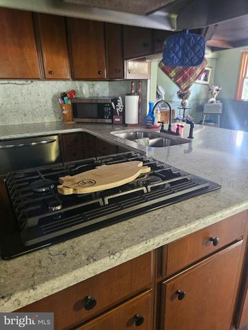 332 INDIAN HEAD RD, Columbia, PA 17512