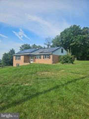 332 INDIAN HEAD RD, Columbia, PA 17512