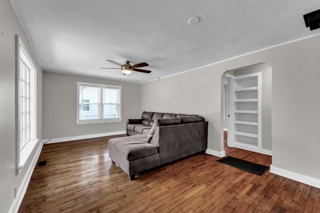 106 E Mount Vernon Road, Billings, MO 65610