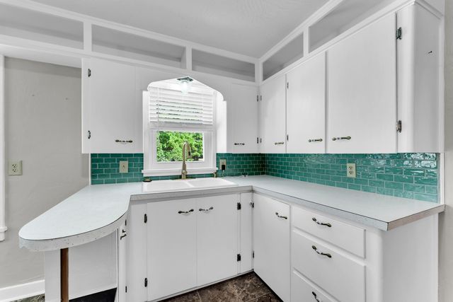106 E Mount Vernon Road, Billings, MO 65610