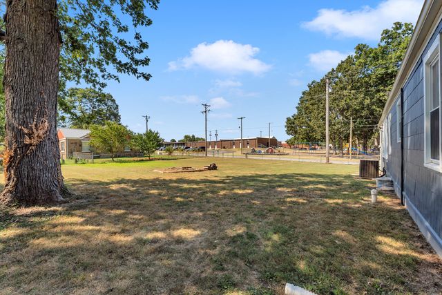 106 E Mount Vernon Road, Billings, MO 65610