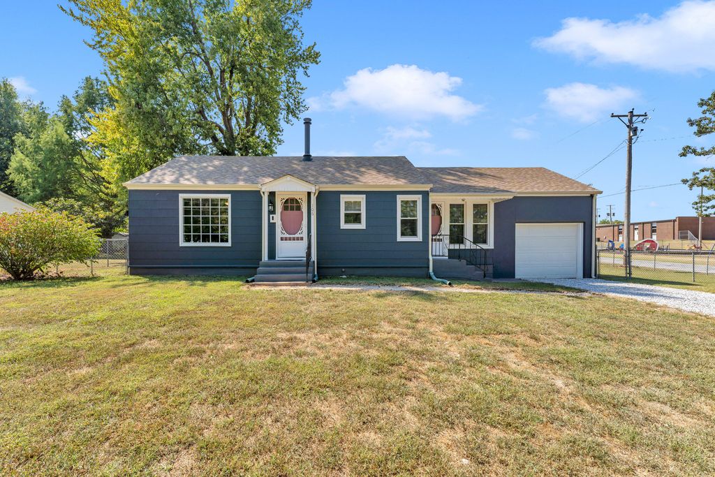 106 E Mount Vernon Road, Billings, MO 65610