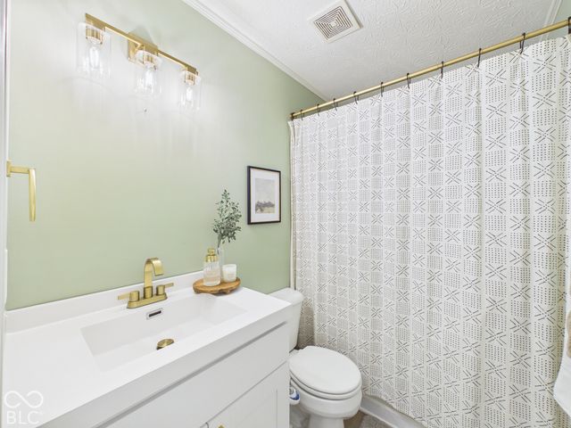 8801 Harrison Parkway, Fishers, IN 46038