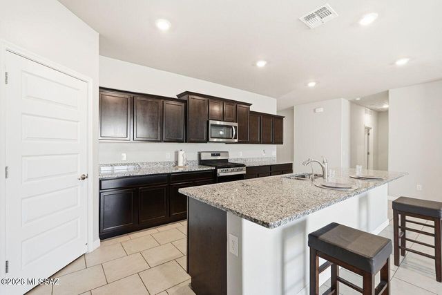 552 W Weldon Street, Vail, AZ 85641