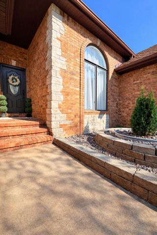 4916 S Buckingham Lane, Springfield, MO 65810