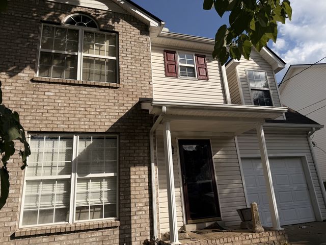 1303 E Nir Shreibman Blvd, La Vergne, TN 37086