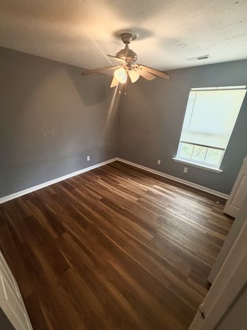 1303 E Nir Shreibman Blvd, La Vergne, TN 37086