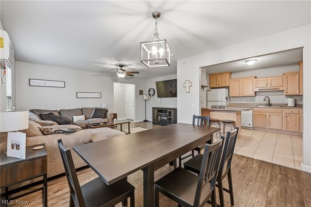 3635 Indian Run Drive 6, Canfield, OH 44406