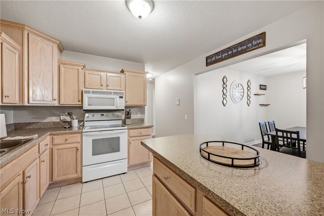 3635 Indian Run Drive 6, Canfield, OH 44406