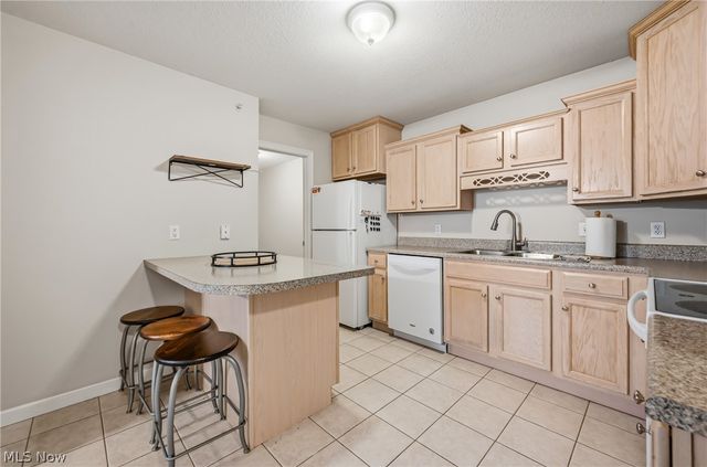 3635 Indian Run Drive 6, Canfield, OH 44406