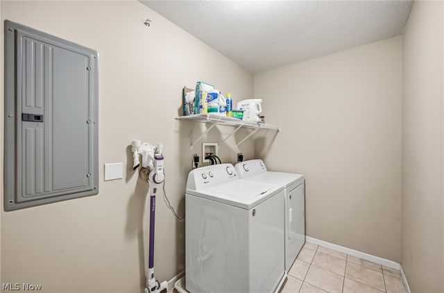 3635 Indian Run Drive 6, Canfield, OH 44406