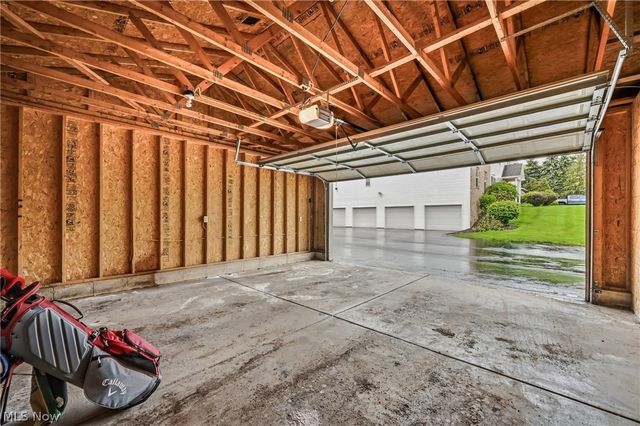 3635 Indian Run Drive 6, Canfield, OH 44406