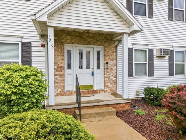 3635 Indian Run Drive 6, Canfield, OH 44406