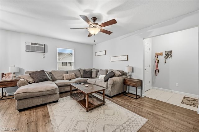 3635 Indian Run Drive 6, Canfield, OH 44406