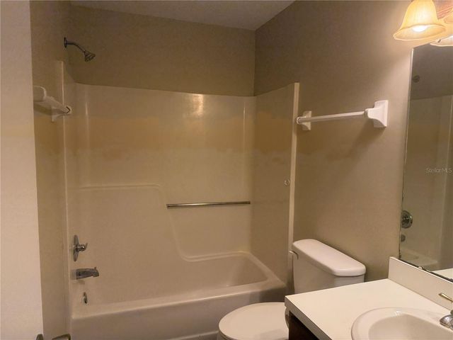 607 COUNTRY LANE NE 607, Winter Haven, FL 33881