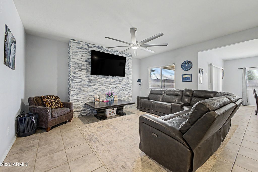 43703 W ACACIA Avenue, Maricopa, AZ 85138 — photo 2