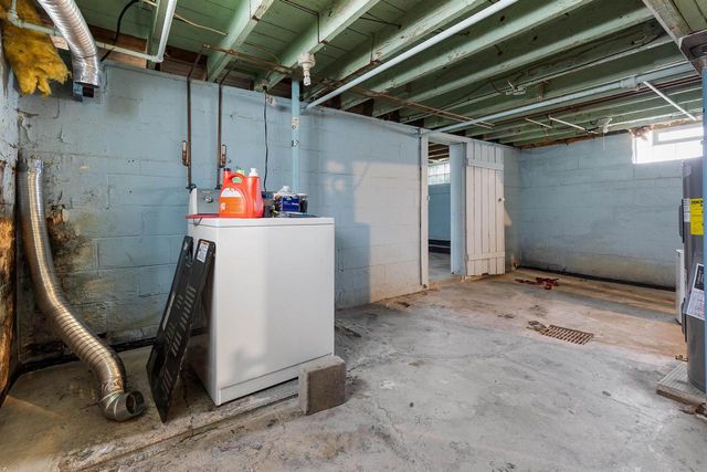 1513 W WASHINGTON STREET, Appleton, WI 54914