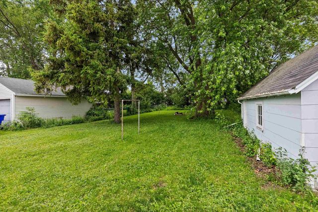 1513 W WASHINGTON STREET, Appleton, WI 54914