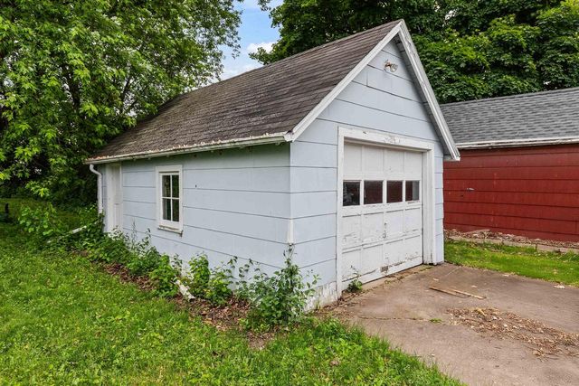 1513 W WASHINGTON STREET, Appleton, WI 54914
