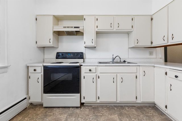 1513 W WASHINGTON STREET, Appleton, WI 54914