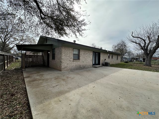 1313 Fieldcrest, New Braunfels, TX 78130