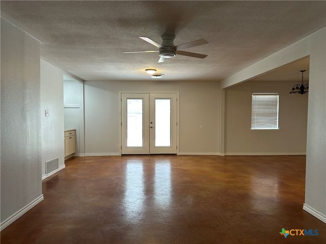 1313 Fieldcrest, New Braunfels, TX 78130