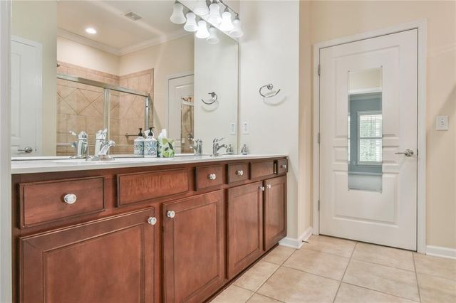 6218 Longleaf Drive, Hoschton, GA 30548