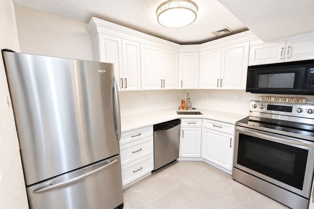 20 Webb Pl 1A, Mansfield, MA 02048