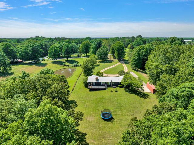 2993 Hobbitshire Dr, Centerville, TN 37033