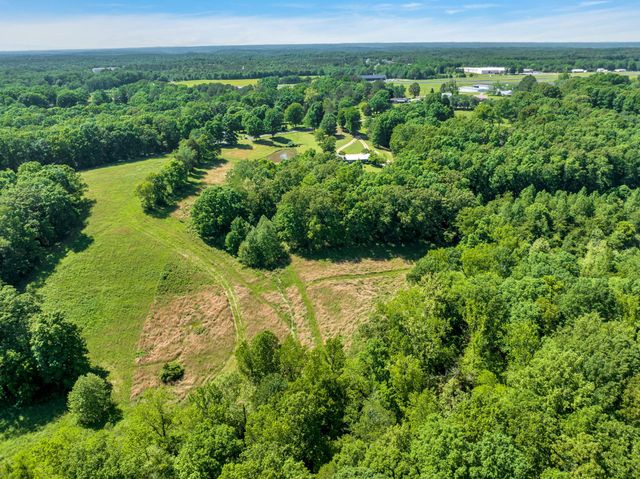 2993 Hobbitshire Dr, Centerville, TN 37033