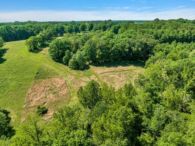 2993 Hobbitshire Dr, Centerville, TN 37033