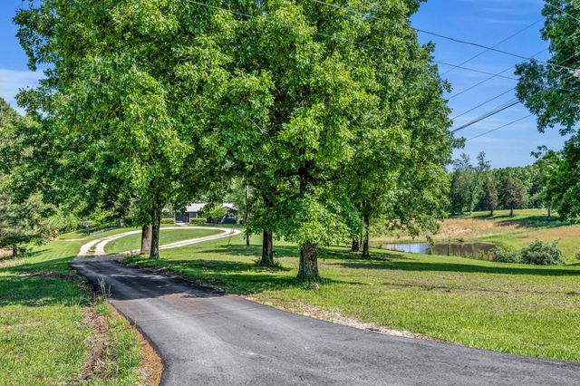 2993 Hobbitshire Dr, Centerville, TN 37033