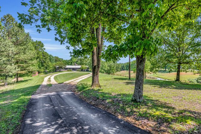 2993 Hobbitshire Dr, Centerville, TN 37033