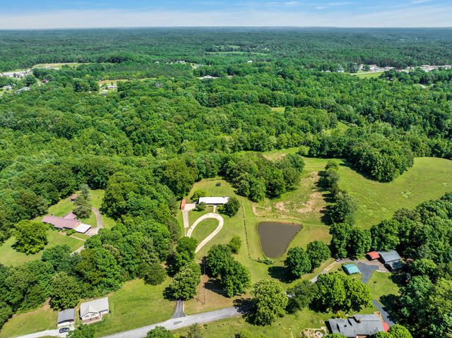 2993 Hobbitshire Dr, Centerville, TN 37033
