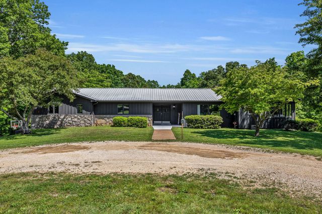 2993 Hobbitshire Dr, Centerville, TN 37033