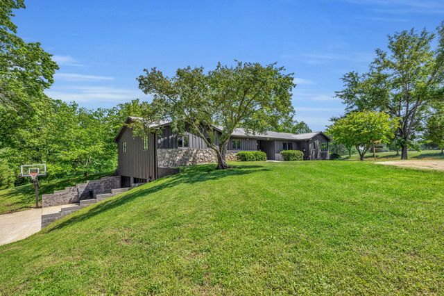 2993 Hobbitshire Dr, Centerville, TN 37033