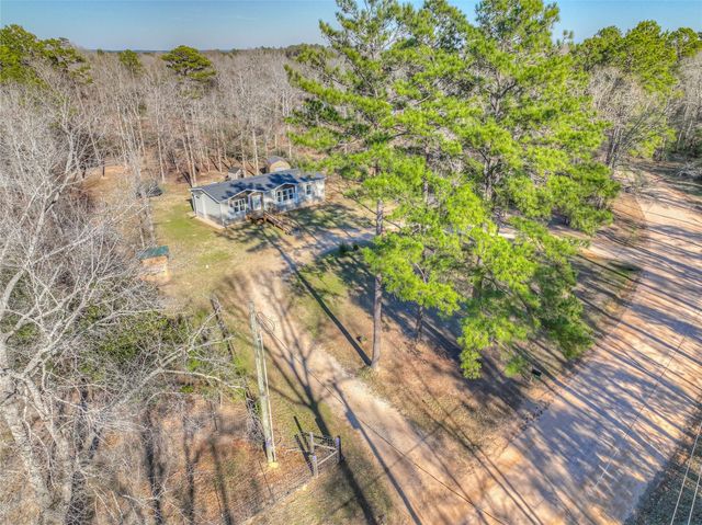 2757 E Capps Road, Livingston, TX 77351