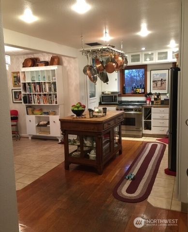 46709 284th Avenue SE, Enumclaw, WA 98022