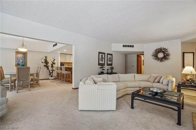 2178 Stone Creek Trail, Cuyahoga Falls, OH 44223