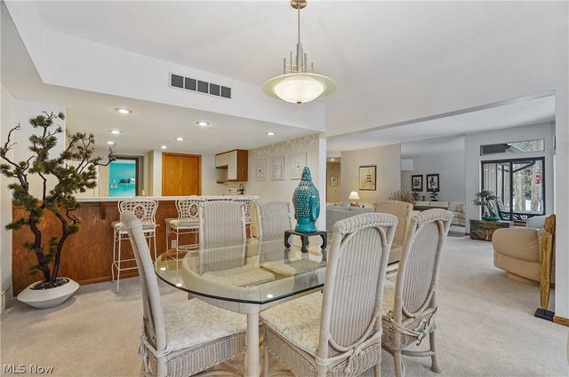 2178 Stone Creek Trail, Cuyahoga Falls, OH 44223