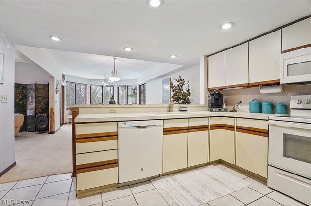 2178 Stone Creek Trail, Cuyahoga Falls, OH 44223